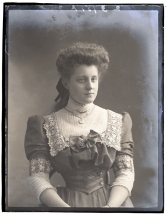 Miss M Drew, 24 Apr 1907